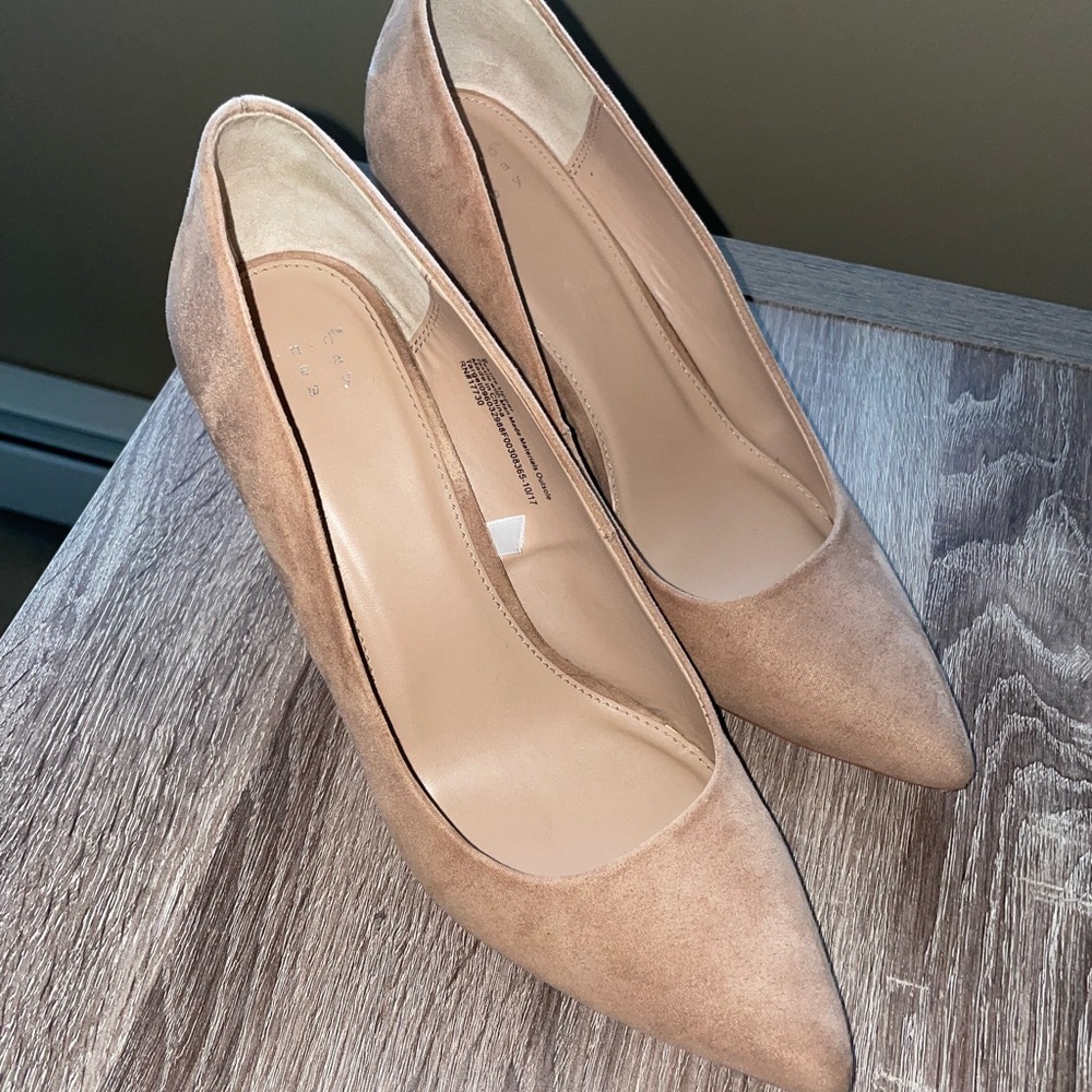 A New Day Tan Suede Pump
